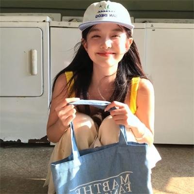 小资女孩向前冲